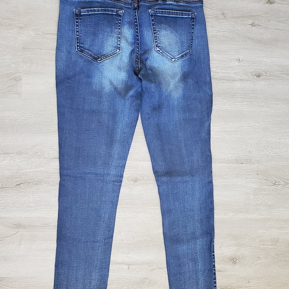 Jeans - Picture 3 of 4